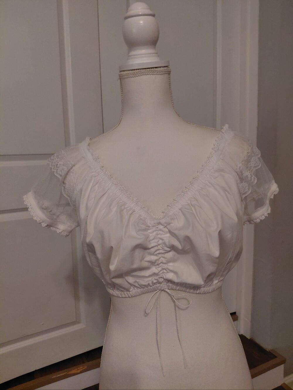 Dirndl White Oktoberfest Blouse Off Shoulder, Sheer/Lace Arms Crop Top Sz L EUC